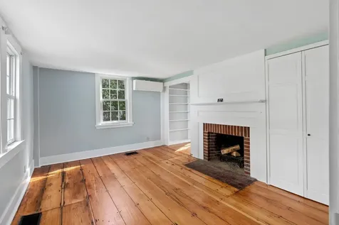 27 Pleasant Street Wiscasset ME 04578