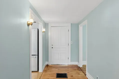 27 Pleasant Street Wiscasset ME 04578