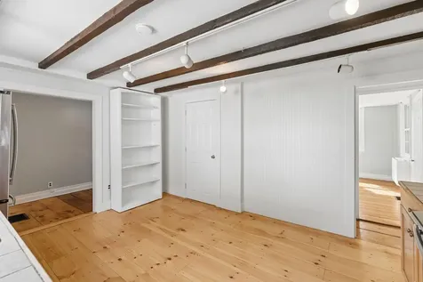 27 Pleasant Street Wiscasset ME 04578