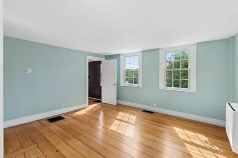 27 Pleasant Street Wiscasset ME 04578