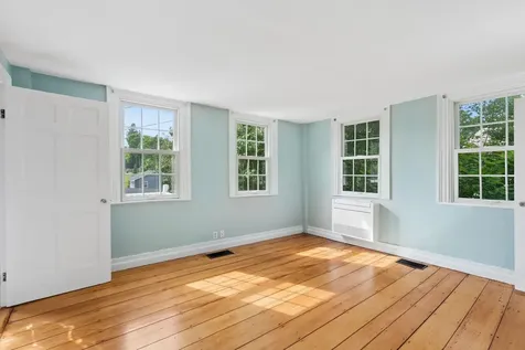 27 Pleasant Street Wiscasset ME 04578
