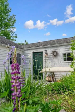27 Pleasant Street Wiscasset ME 04578