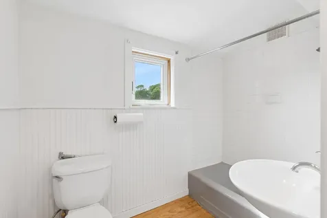 27 Pleasant Street Wiscasset ME 04578