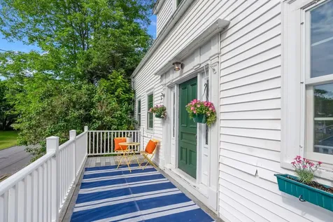 27 Pleasant Street Wiscasset ME 04578