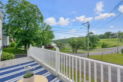 27 Pleasant Street Wiscasset ME 04578
