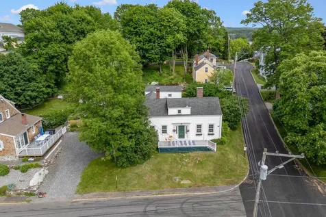 27 Pleasant Street Wiscasset ME 04578
