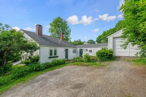 27 Pleasant Street Wiscasset ME 04578
