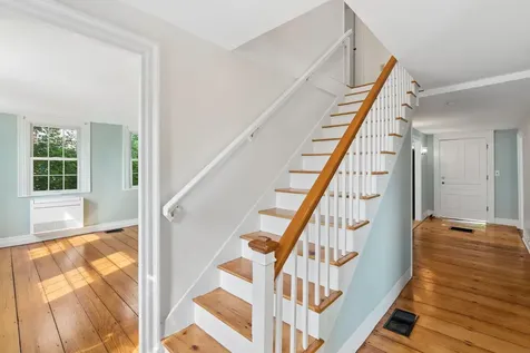 27 Pleasant Street Wiscasset ME 04578