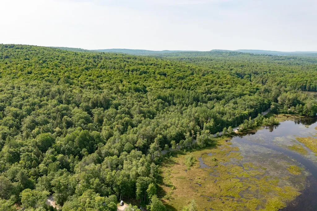 237-001 Hopper Road Acton ME 04001