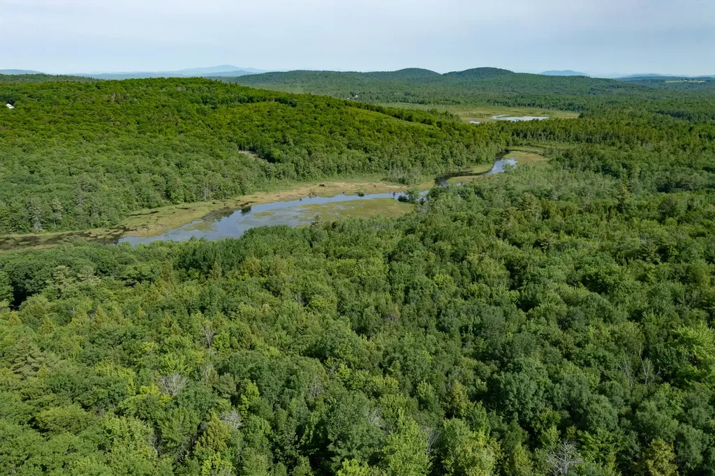 237-001 Hopper Road Acton ME 04001