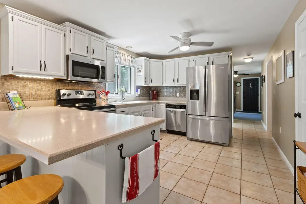 9 Juniper Lane Falmouth ME 04105