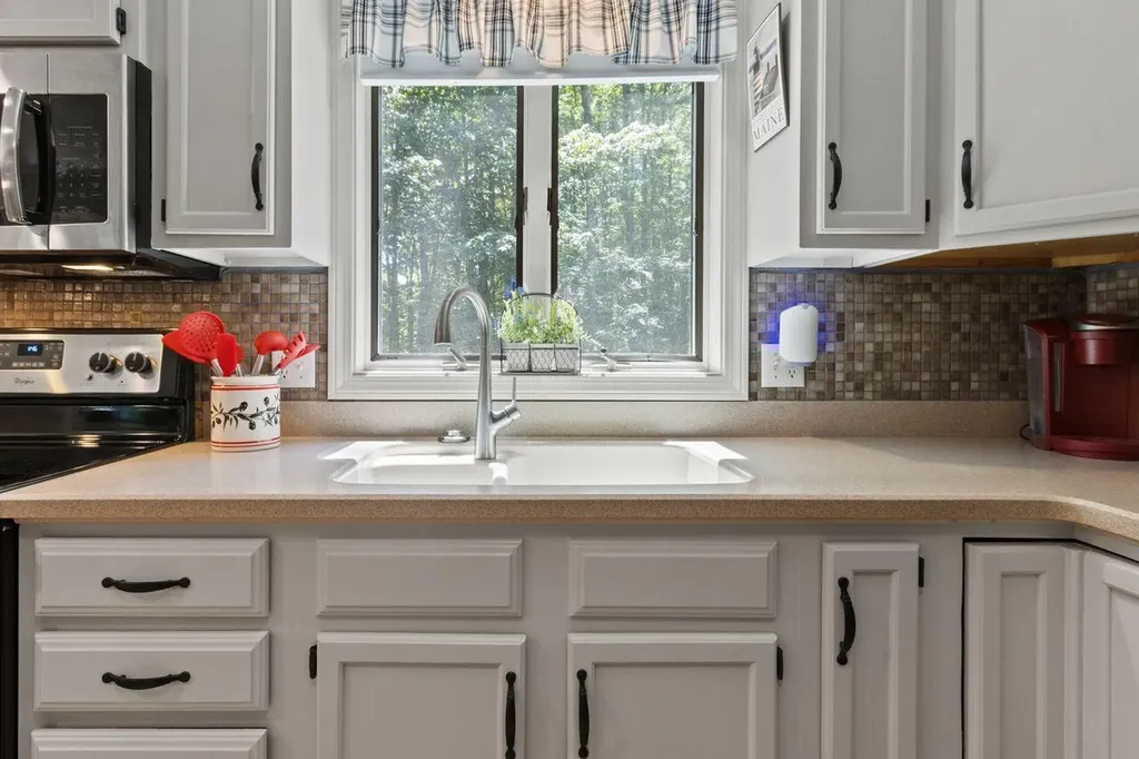 9 Juniper Lane Falmouth ME 04105