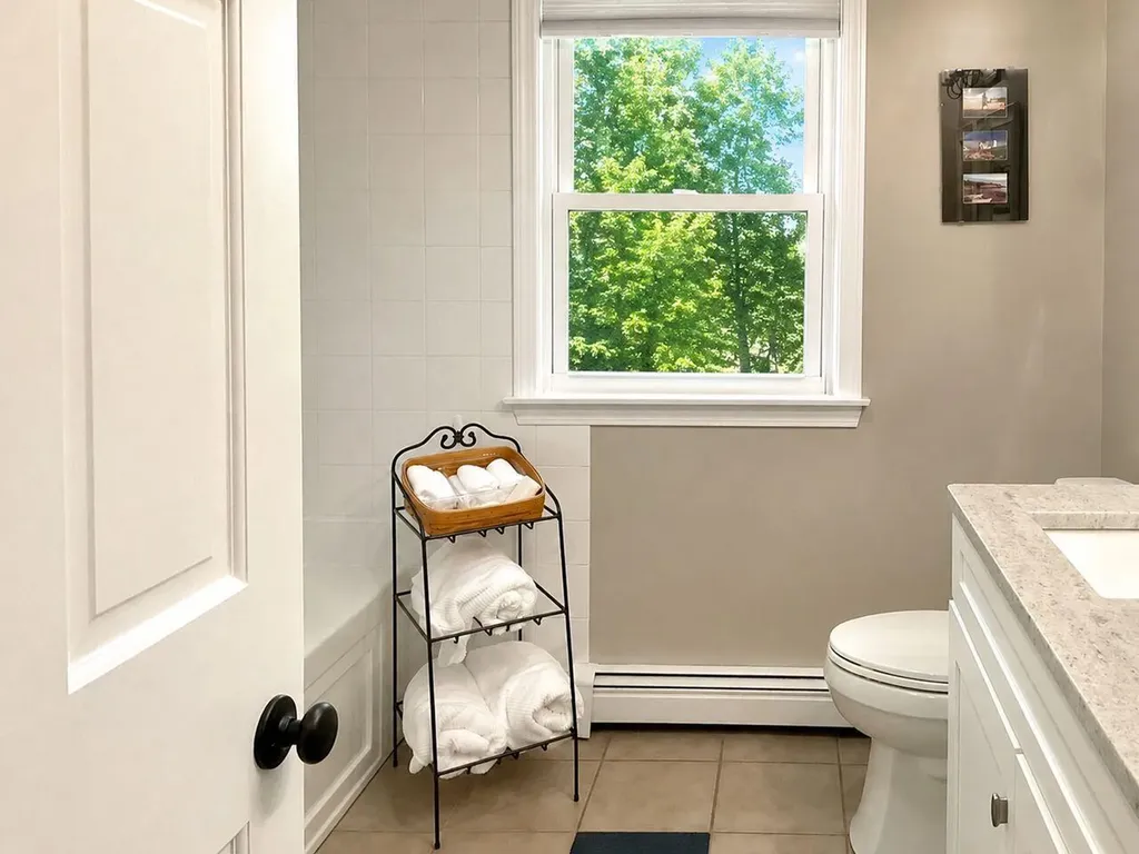 9 Juniper Lane Falmouth ME 04105