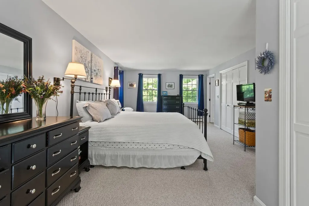 9 Juniper Lane Falmouth ME 04105