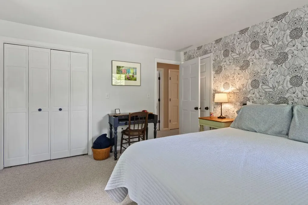 9 Juniper Lane Falmouth ME 04105