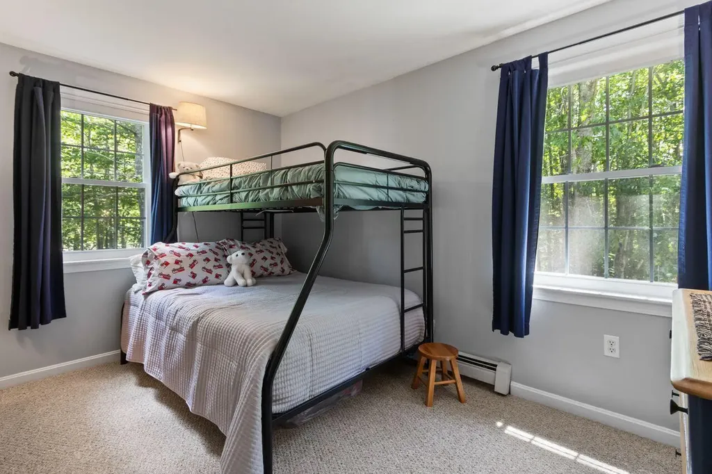 9 Juniper Lane Falmouth ME 04105