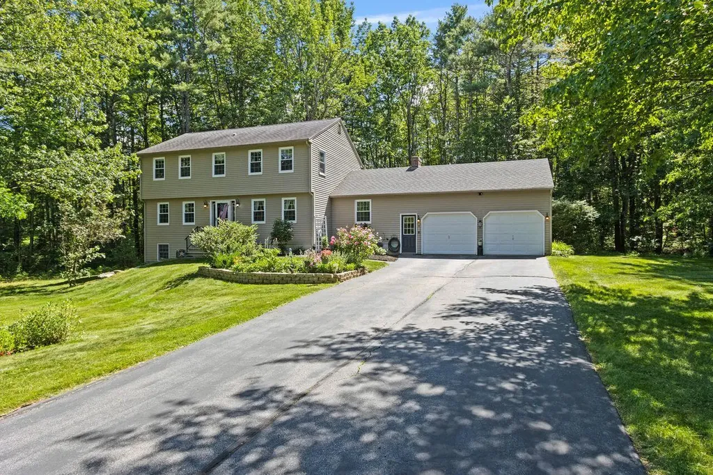 9 Juniper Lane Falmouth ME 04105