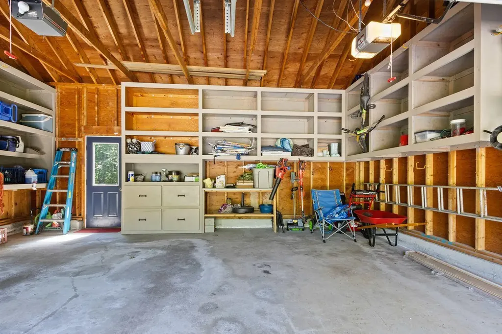 9 Juniper Lane Falmouth ME 04105