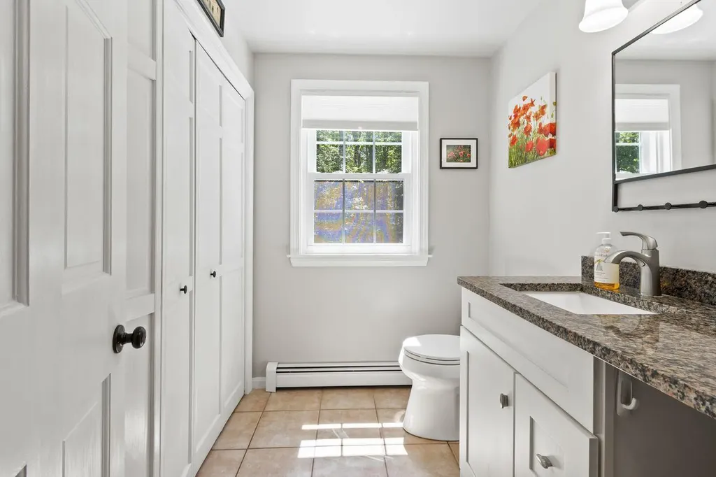 9 Juniper Lane Falmouth ME 04105