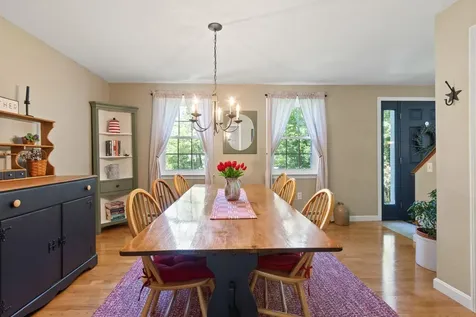 9 Juniper Lane Falmouth ME 04105
