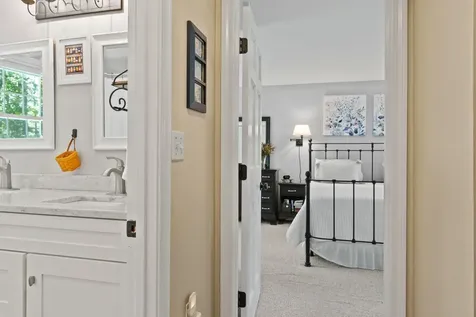 9 Juniper Lane Falmouth ME 04105