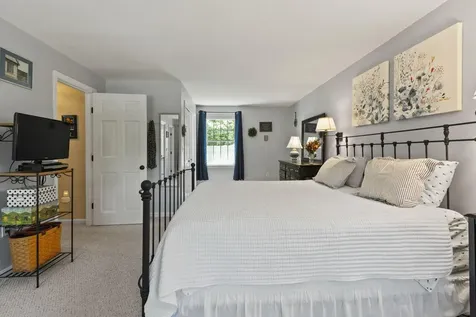 9 Juniper Lane Falmouth ME 04105
