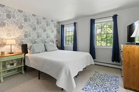 9 Juniper Lane Falmouth ME 04105
