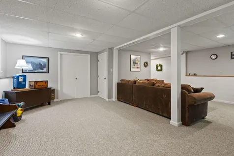 9 Juniper Lane Falmouth ME 04105