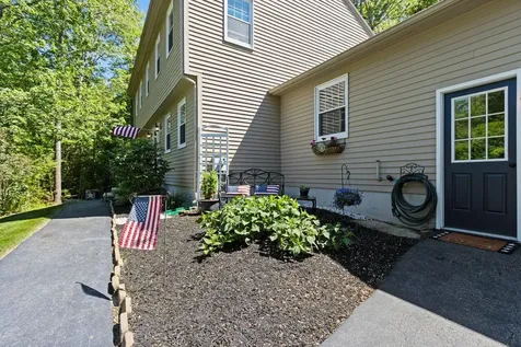 9 Juniper Lane Falmouth ME 04105