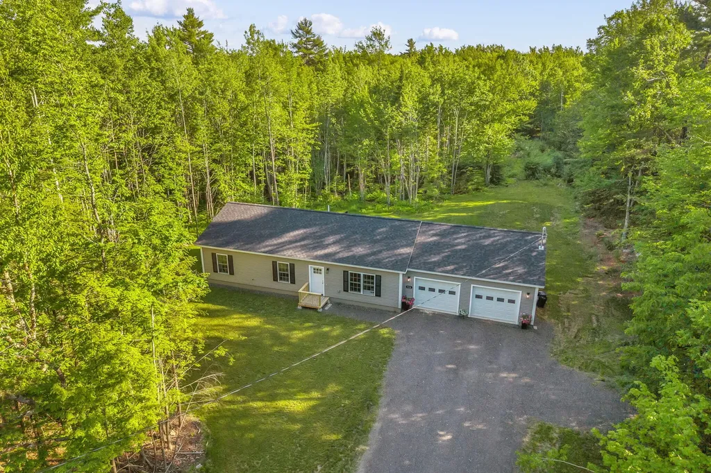 522 Avenue Road Levant ME 04456