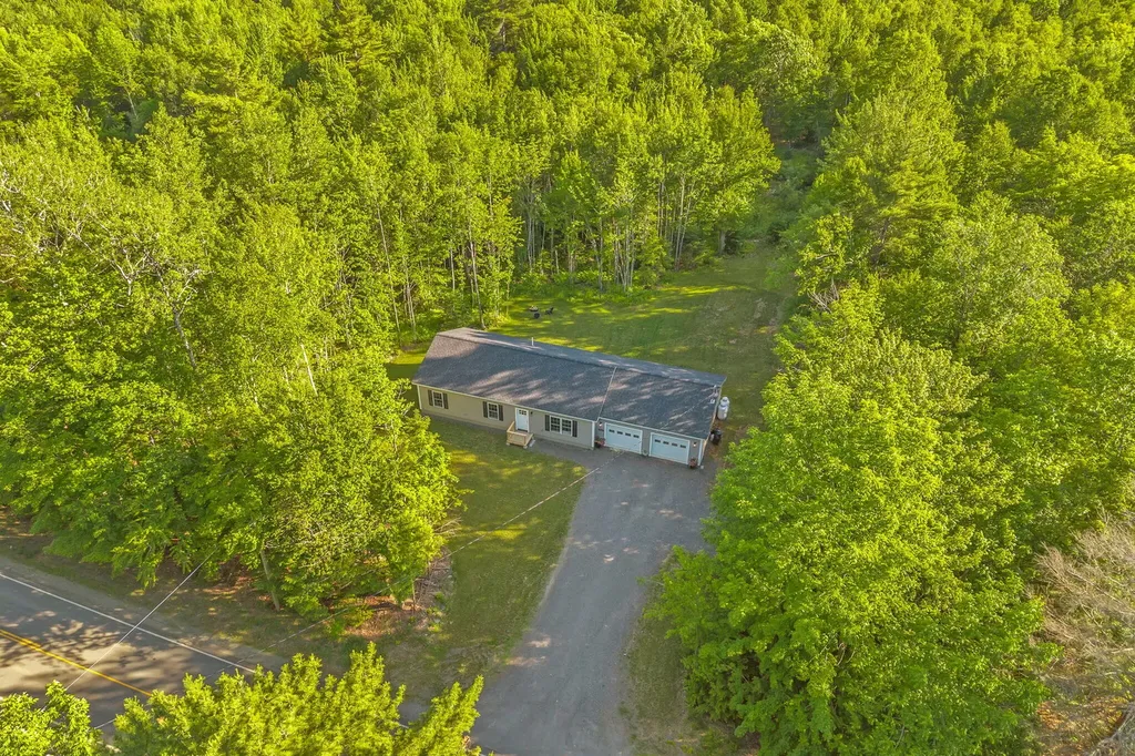 522 Avenue Road Levant ME 04456