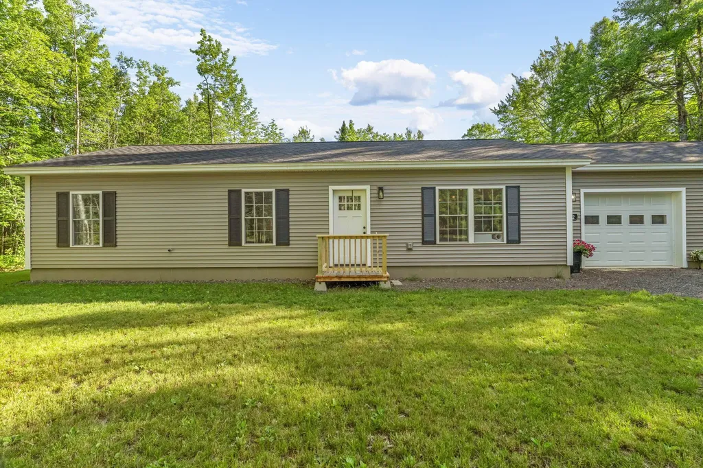 522 Avenue Road Levant ME 04456