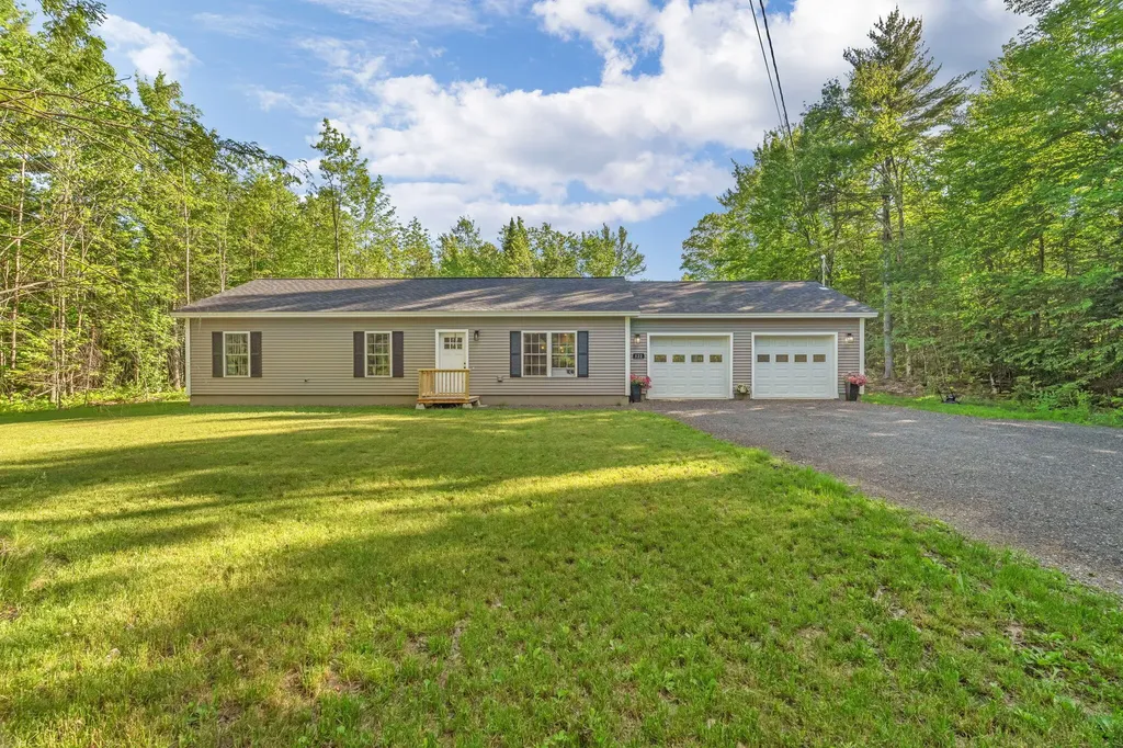 522 Avenue Road Levant ME 04456