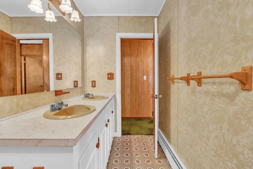 209 Calderwood Road Washington ME 04574