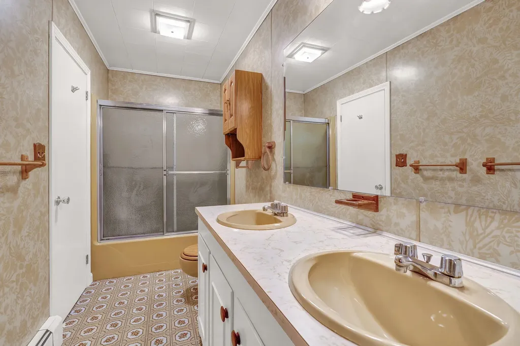 209 Calderwood Road Washington ME 04574