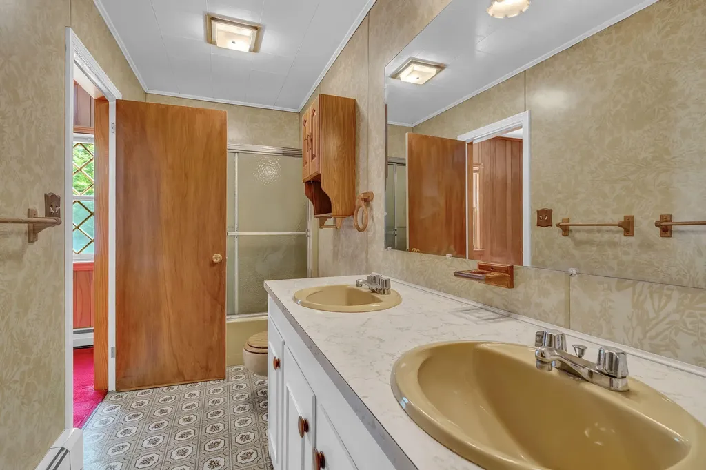 209 Calderwood Road Washington ME 04574