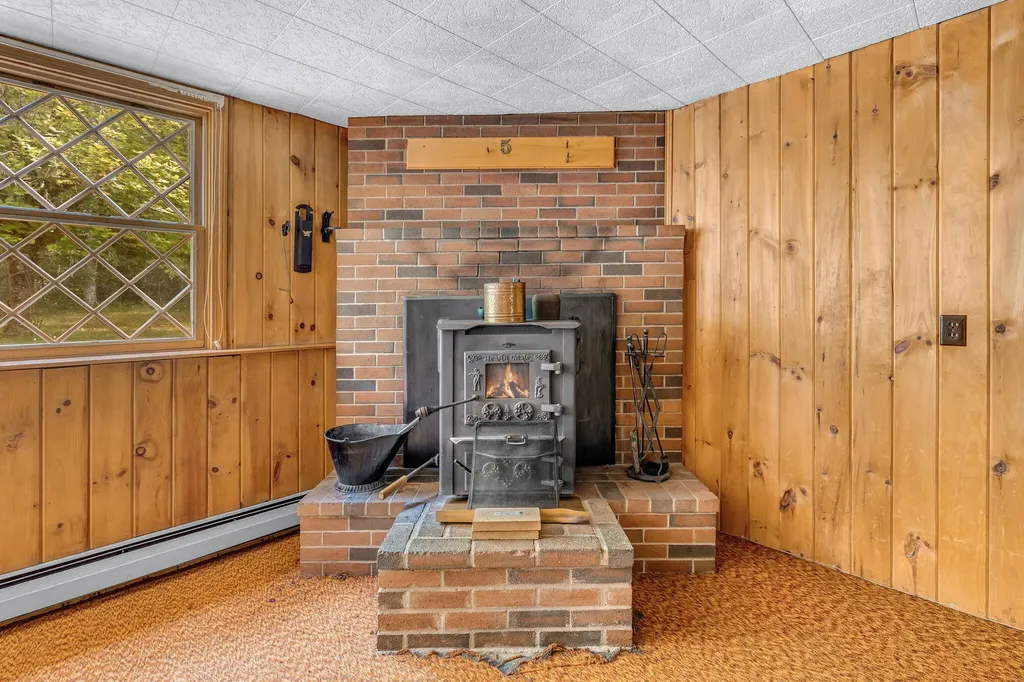 209 Calderwood Road Washington ME 04574