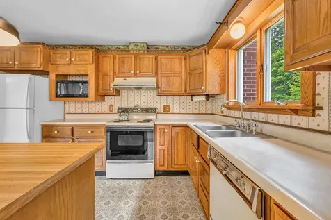 209 Calderwood Road Washington ME 04574