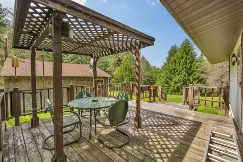 209 Calderwood Road Washington ME 04574