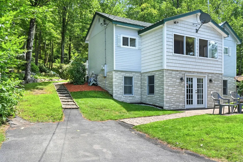 418 East Shore Road Peru ME 04290