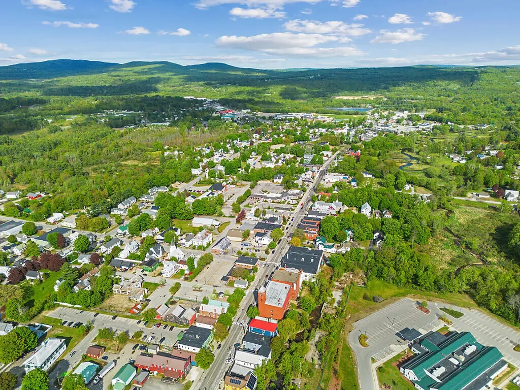 7&8, A&b Pleasant Street Norway ME 04268