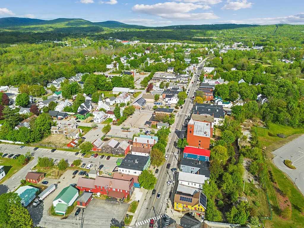 7&8, A&b Pleasant Street Norway ME 04268