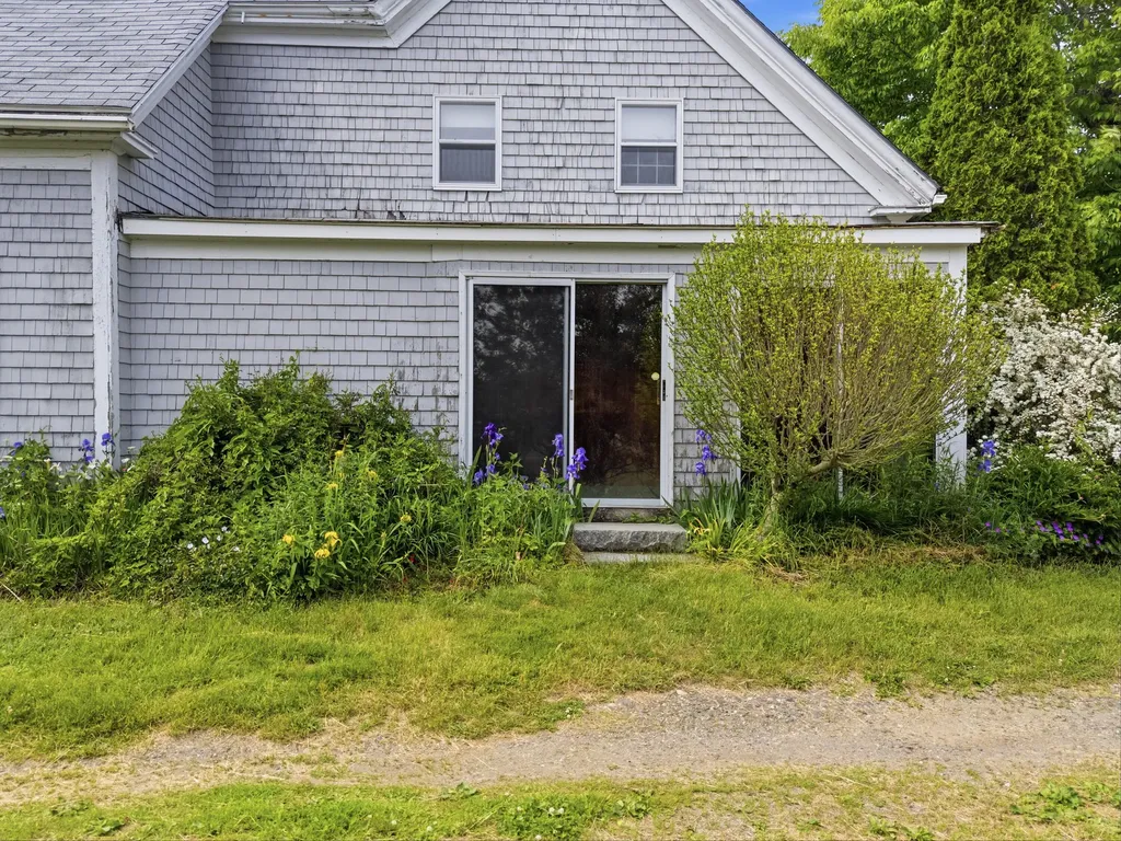 712 River Road Cushing ME 04563