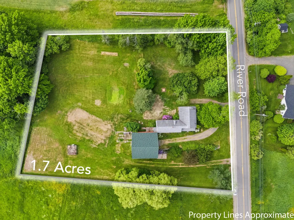 712 River Road Cushing ME 04563