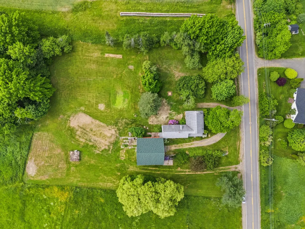 712 River Road Cushing ME 04563