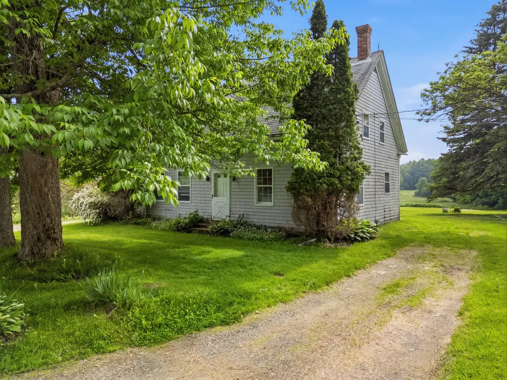 712 River Road Cushing ME 04563