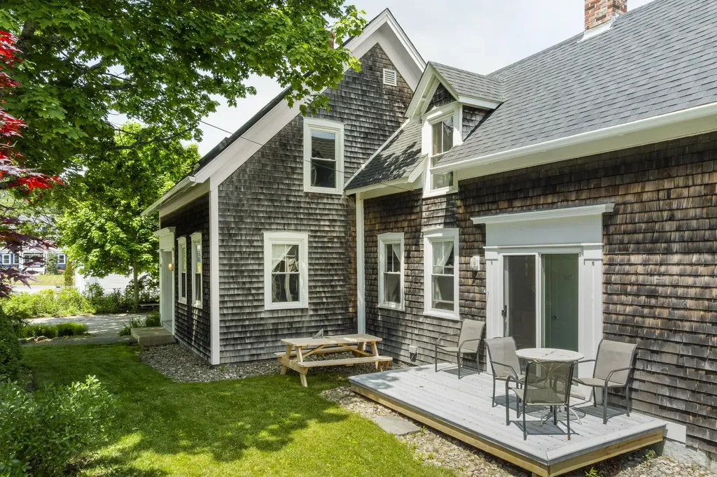 10 School Street Boothbay ME 04544