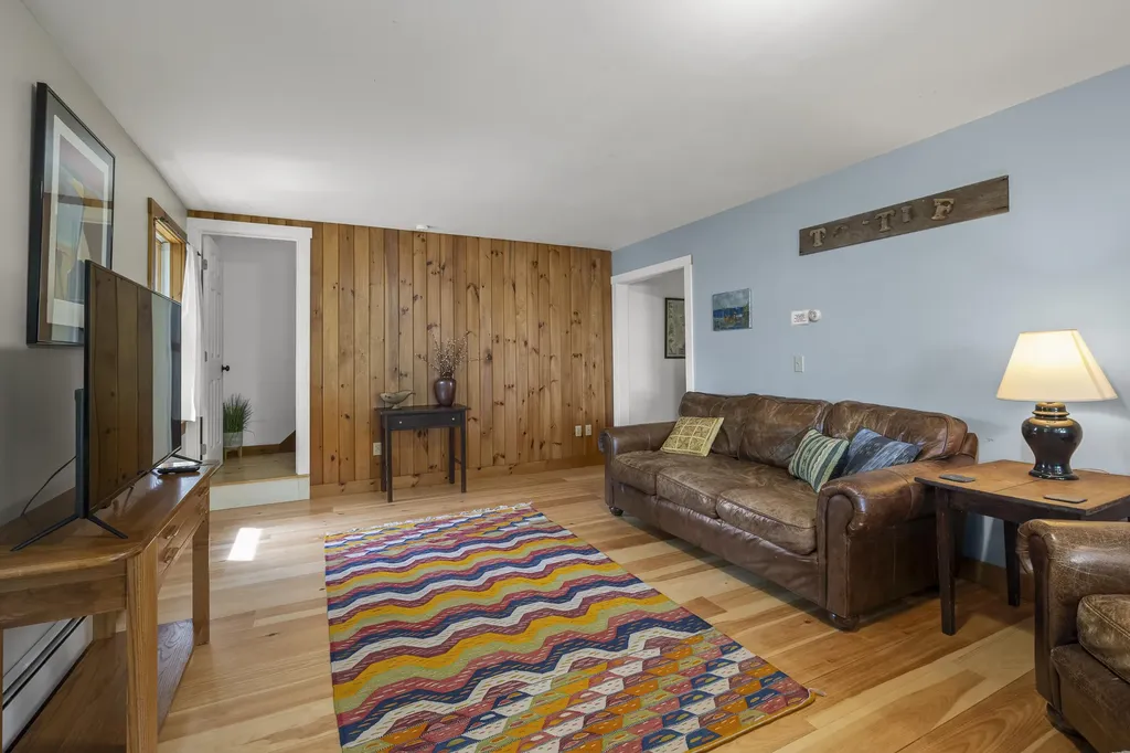 10 School Street Boothbay ME 04544