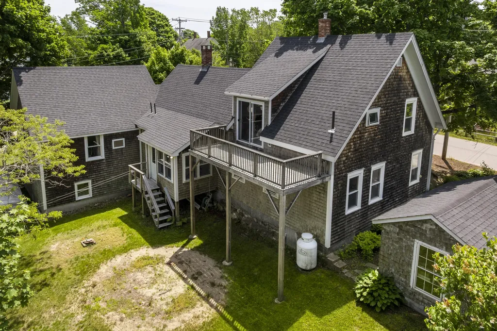 10 School Street Boothbay ME 04544