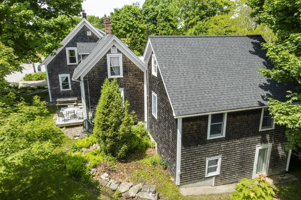 10 School Street Boothbay ME 04544